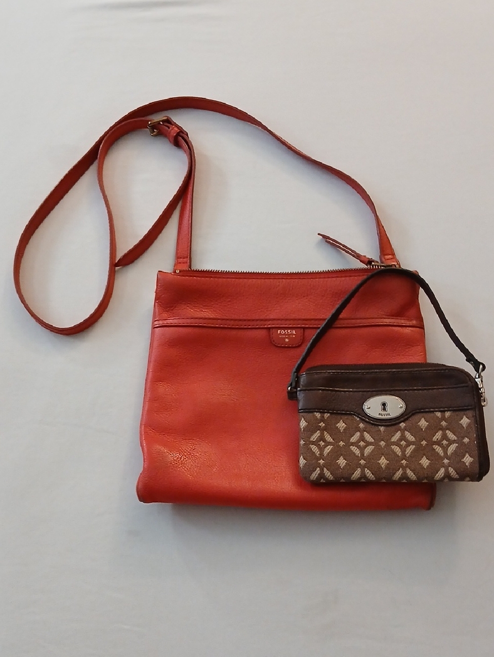 Fossil Bundle Crossbody & Wristlet - Picture 2 of 11